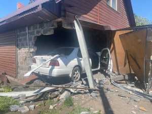 &quot;Перевертыш&quot; и разрушенный дом: аварии в выходные в Хакасии