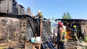 Четыре человека эвакуировались из горящего дома в Абакане