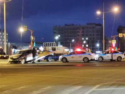 Водитель пострадал в аварии на абаканском перекрестке