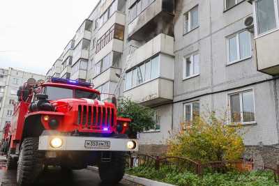 В Абакане пожарные спасли трех человек