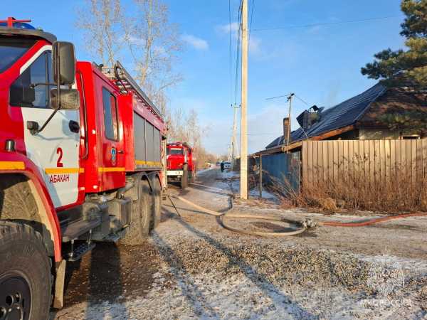 За выходные пожарные тушили жилье, надворные постройки и мусор