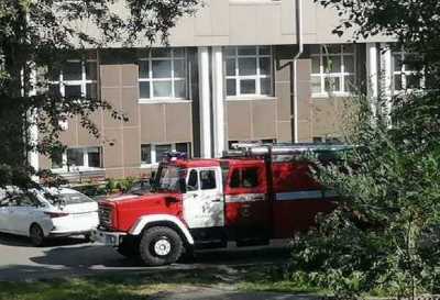 ЧП в ХГУ: пожарные автомобили спешат к новому корпусу