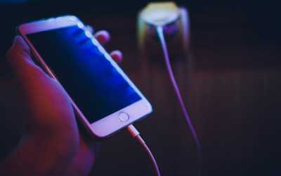 Мобильный телефон на зарядке убил подростка