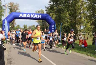 «Бегом в школу»: благотворительный забег в Абакане помог детям