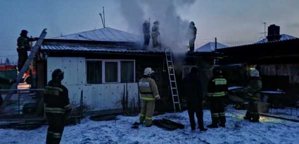 В Шира неравнодушные граждане спасли соседку из пожара