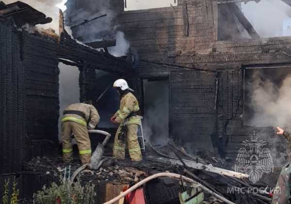 Пожар в Абакане: дети шалили с огнем