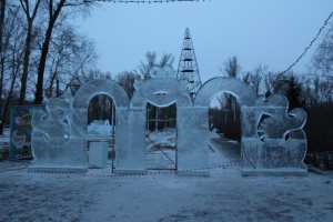 Черногорский парк преображается к встрече Нового года