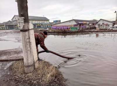 Талые воды затапливают село Хакасии