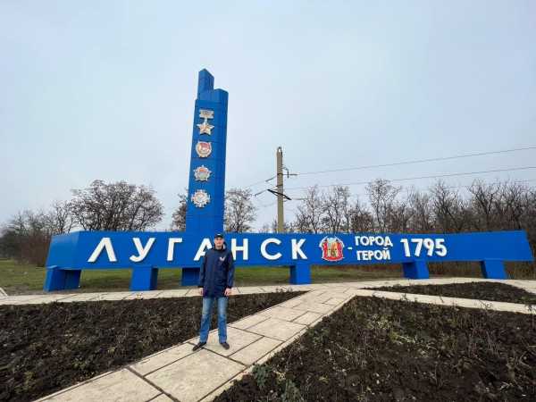 С гуманитарной миссией: абаканский педагог побывал в Луганске