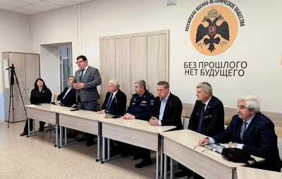 &laquo;Дорогами Победы&raquo;: московская делегация посетила абаканскую школу