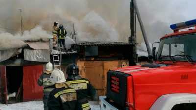 В Абакане замыкание электропроводки привело к пожару в гараже