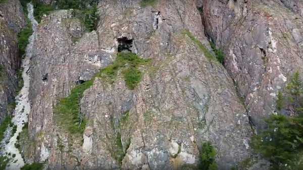 Археологи в Хакасии проверяют пещеры