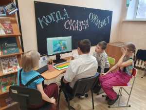В республиканской детской библиотеке проходят уроки компьютерной грамотности для детей-инвалидов