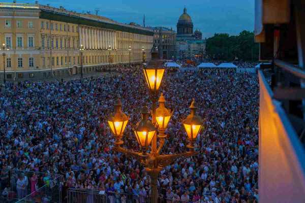 Оперный open-air над Невой: «Ростелеком» поддержал самый масштабный музыкальный проект Петербурга «Классика на Дворцовой»