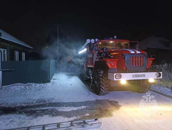 В Черногорске от огня спасали баню