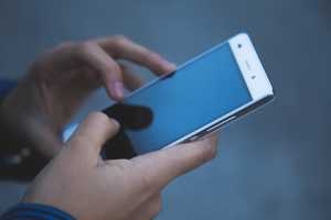 Запрет на использование мобильных телефонов на уроках поддерживают 81% родителей Хакасии