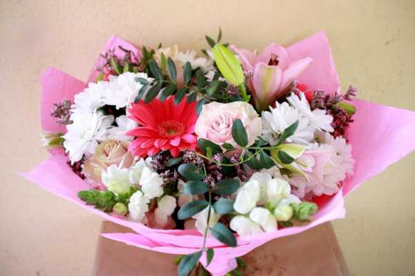 Красивые цветы с доставкой в Абакане - всегда актуальный подарок