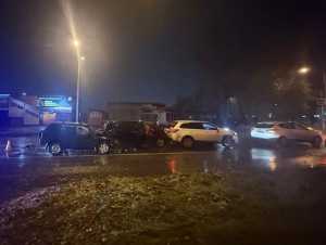 Четыре автомобиля столкнулись в Абакане: пострадали двое